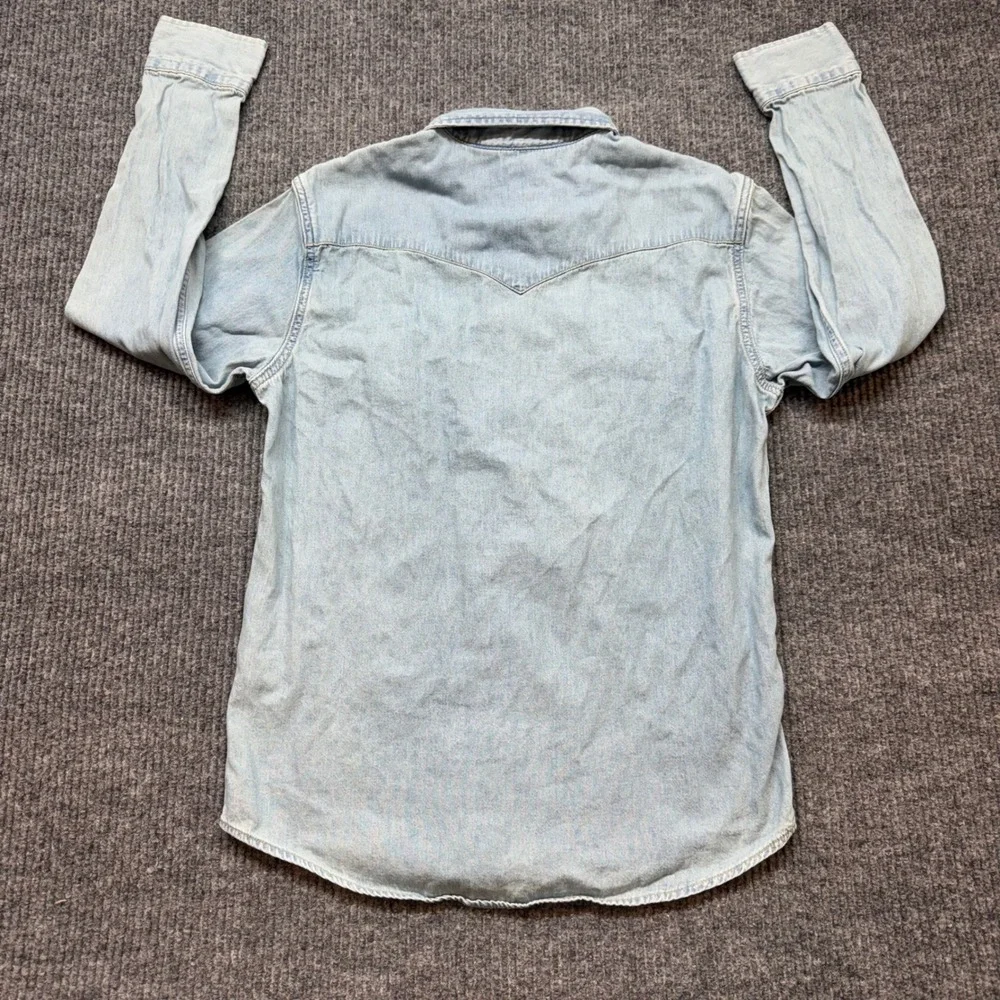 Levis Western Pearl Snap Shirt Mens M Standard Fit Light Wash Blue Denim